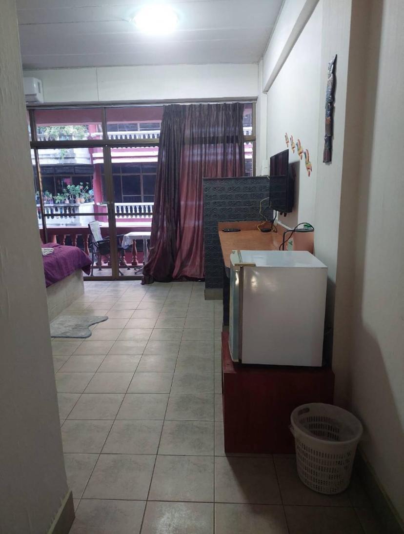 Pluemchai Guesthouse Haat Jomtien Eksteriør bilde