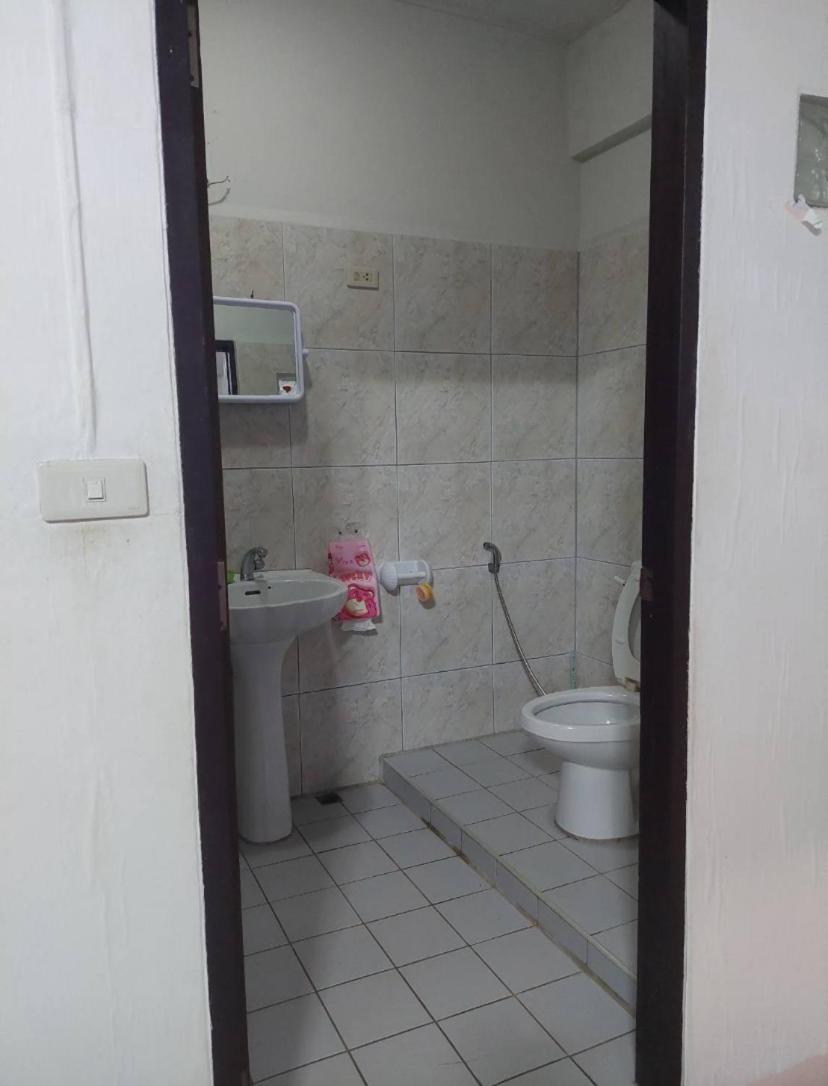Pluemchai Guesthouse Haat Jomtien Eksteriør bilde
