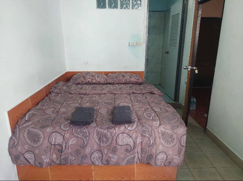 Pluemchai Guesthouse Haat Jomtien Eksteriør bilde