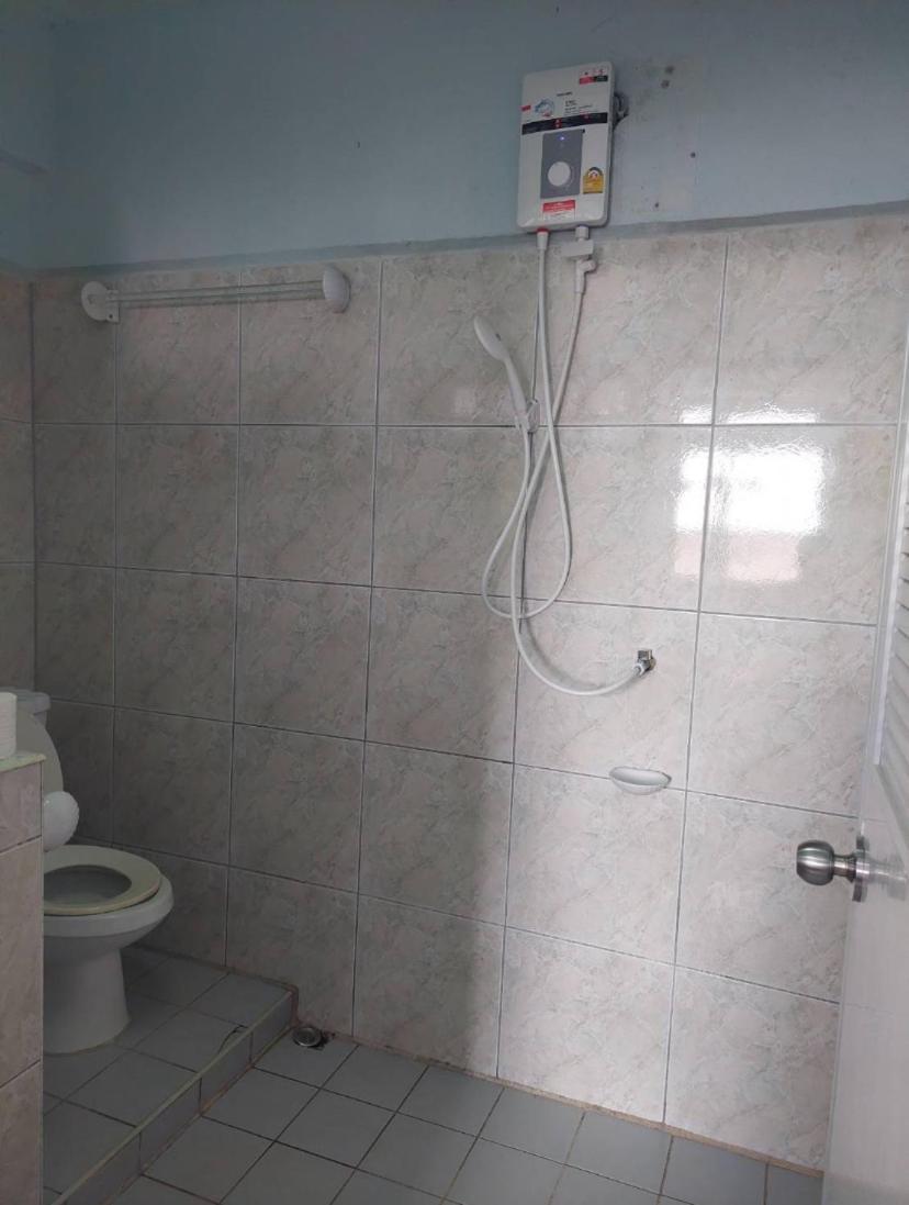 Pluemchai Guesthouse Haat Jomtien Eksteriør bilde