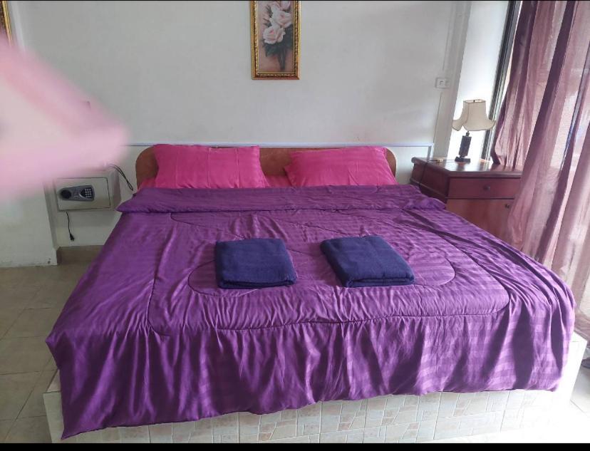 Pluemchai Guesthouse Haat Jomtien Eksteriør bilde