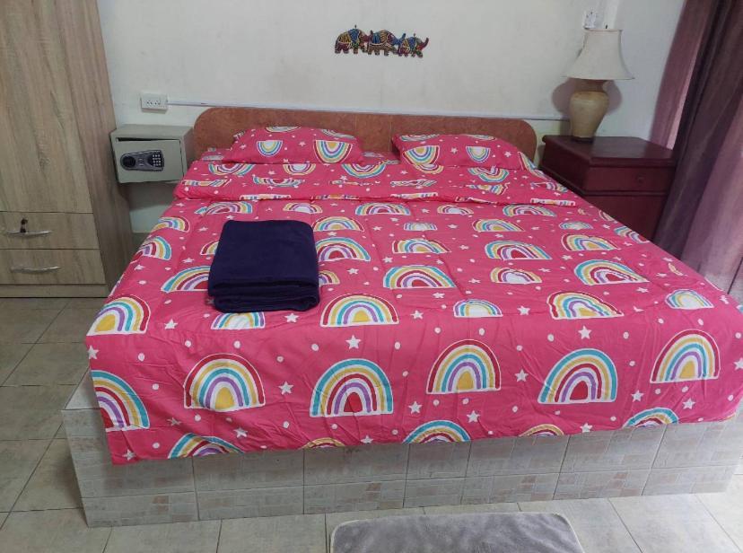 Pluemchai Guesthouse Haat Jomtien Eksteriør bilde