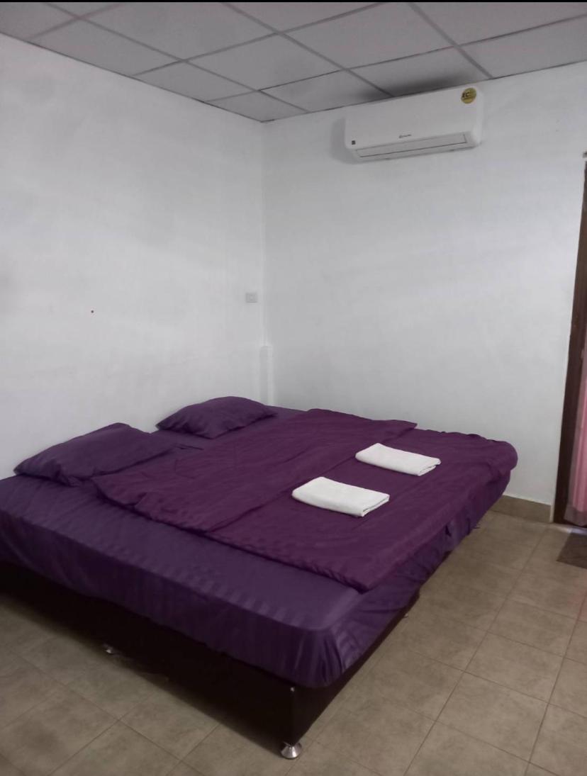 Pluemchai Guesthouse Haat Jomtien Eksteriør bilde