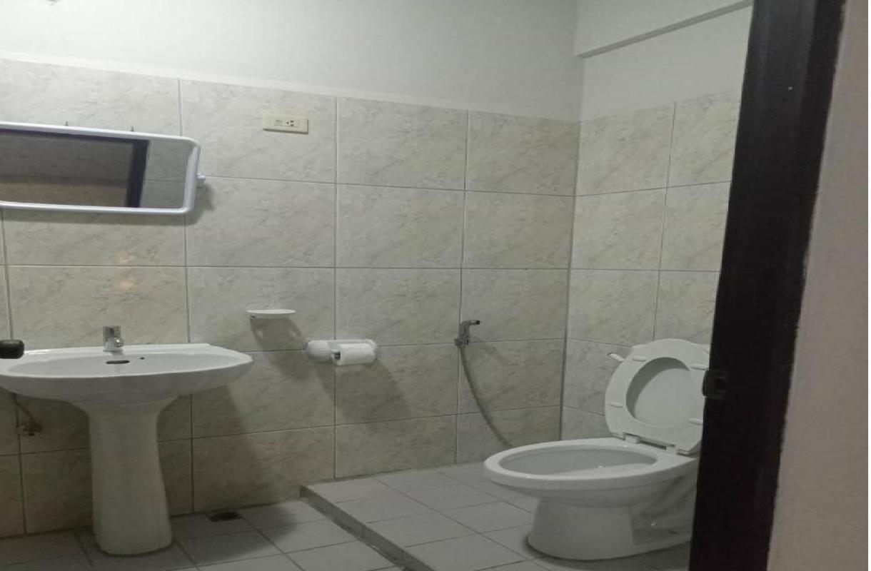 Pluemchai Guesthouse Haat Jomtien Eksteriør bilde