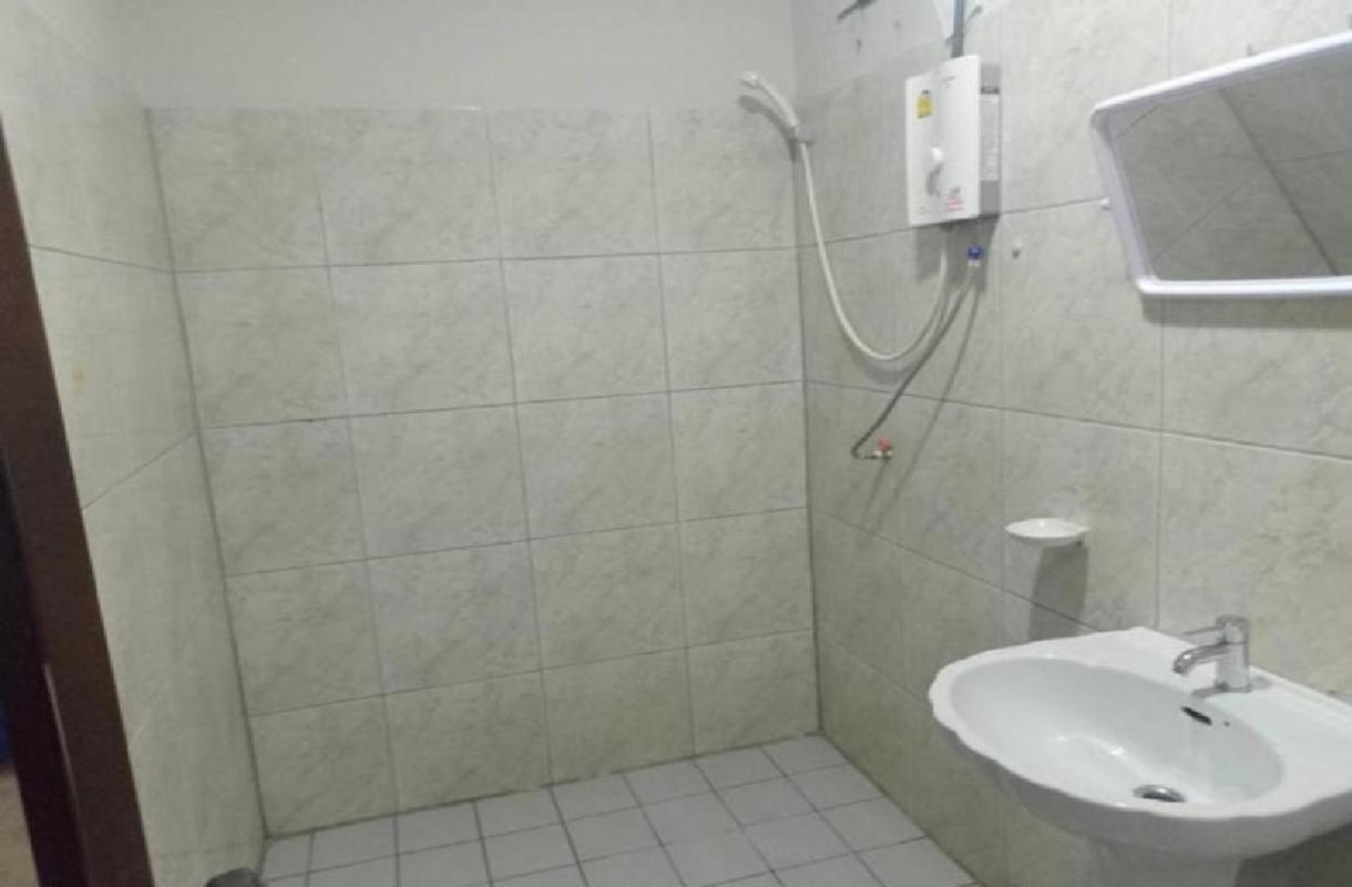 Pluemchai Guesthouse Haat Jomtien Eksteriør bilde