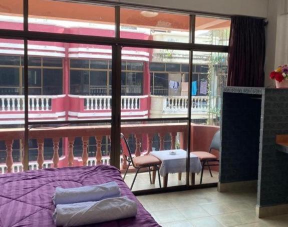 Pluemchai Guesthouse Haat Jomtien Eksteriør bilde