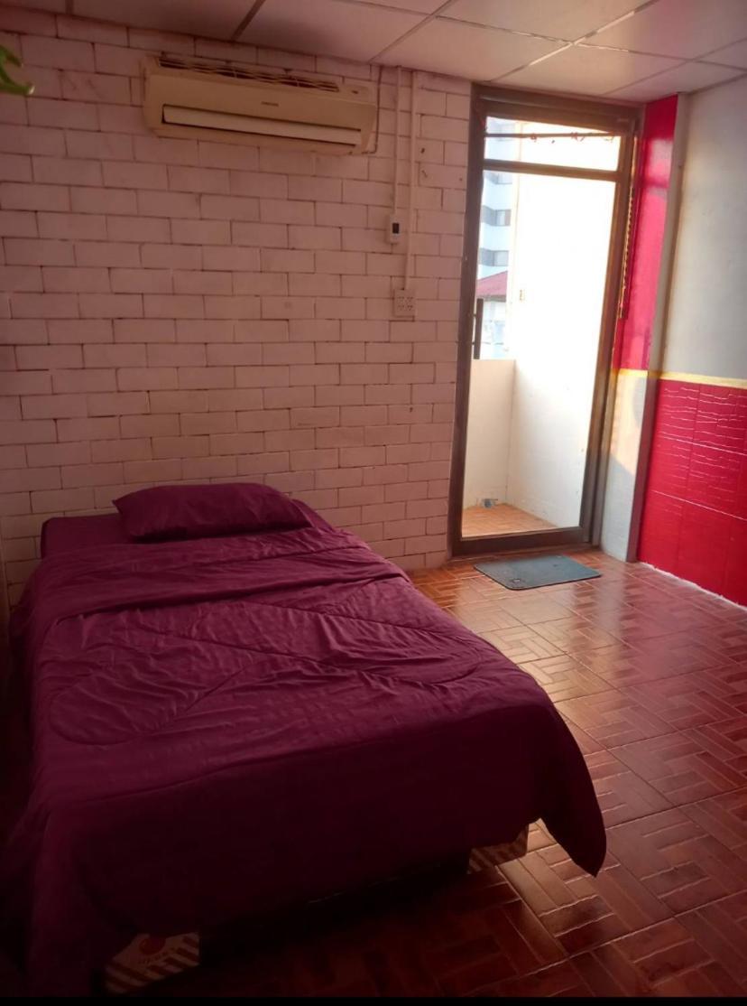 Pluemchai Guesthouse Haat Jomtien Eksteriør bilde