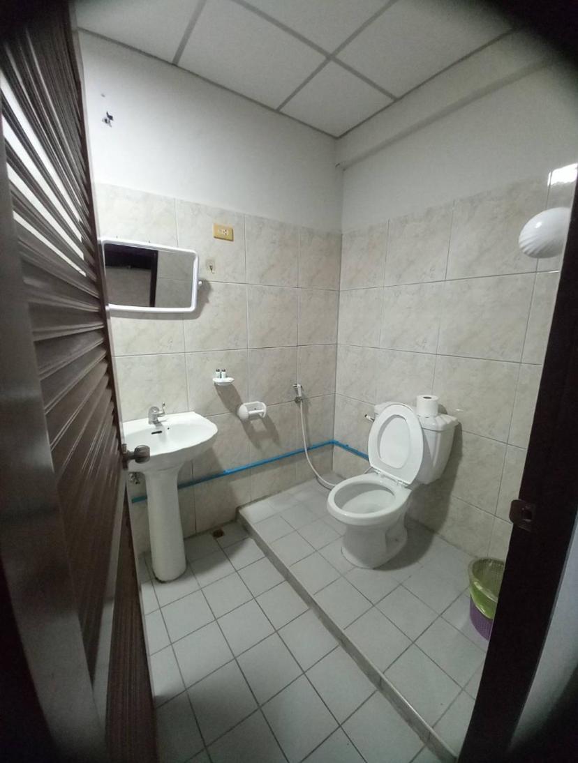 Pluemchai Guesthouse Haat Jomtien Eksteriør bilde