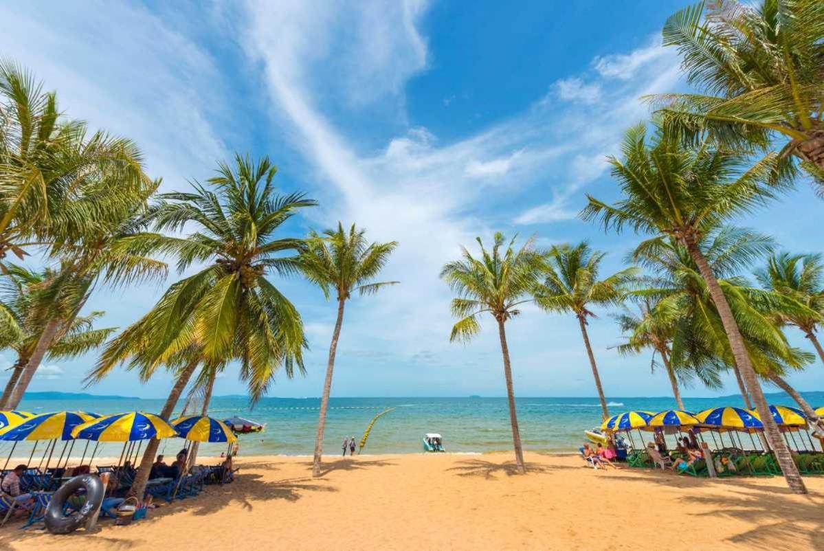 Pluemchai Guesthouse Haat Jomtien Eksteriør bilde